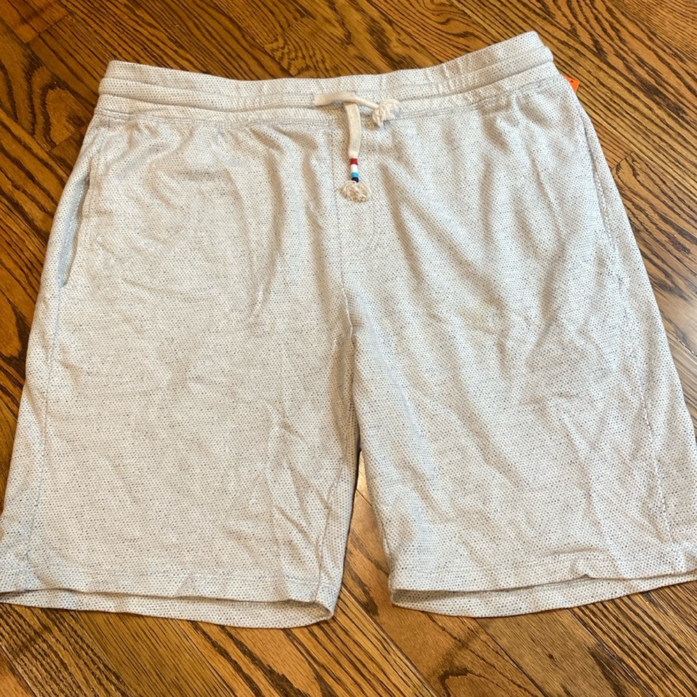 SOL ANGELES men’s shorts. Size large.